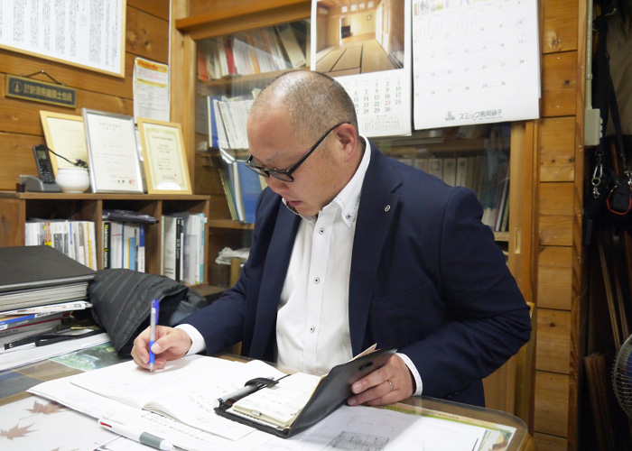 長谷川 貴志さんの仕事風景の写真